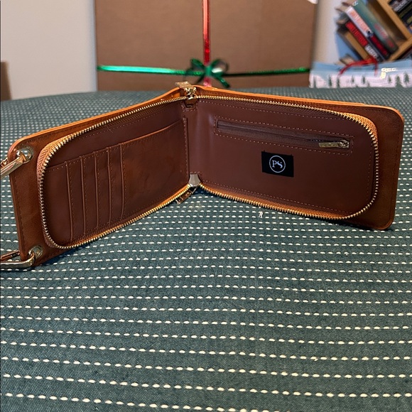 NWOT PRETTY SIMPLE CROSS BODY PHONE WALLET BAG. COGNAC. - Picture 4 of 6